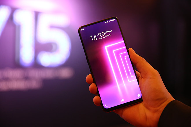 Bùng nổ ưu đãi khi mua sắm điện thoại Vivo V15 tại cửa hàng Viettel - 1