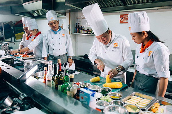 Học nghề gì để có lộ trình thăng tiến rõ ràng? - 2