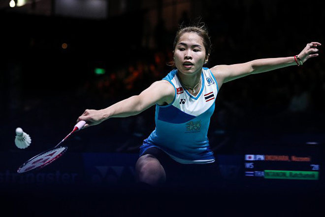 Nữ tay vợt Thái Lan đập cầu nát quả dưa hấu: Sững sờ cầu lông thế giới - 1