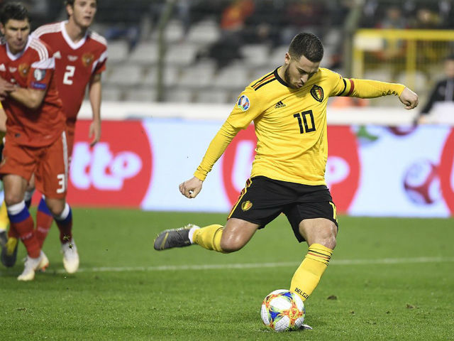 Bỉ - Nga: Courtois sai lầm ngớ ngẩn, Hazard rực sáng giải nguy