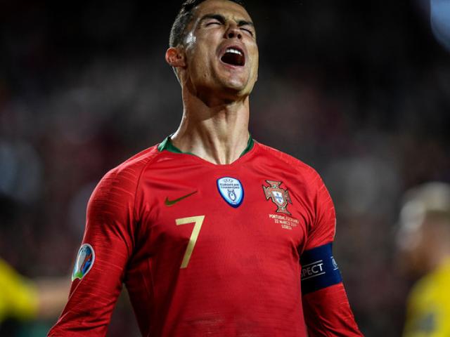 Ronaldo nhạt nhòa tái xuất ĐT Bồ Đào Nha, bị báo thân Juventus "mỉa mai"