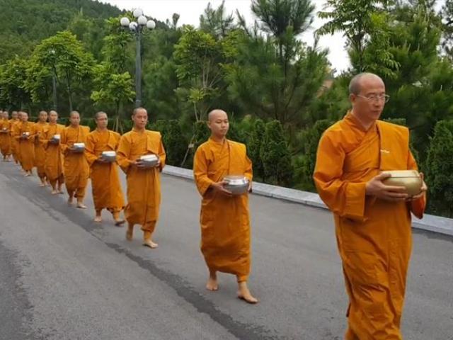 Thượng tọa Thích Đạo Hiển nói gì về hành vi trục vong ở chùa Ba Vàng?