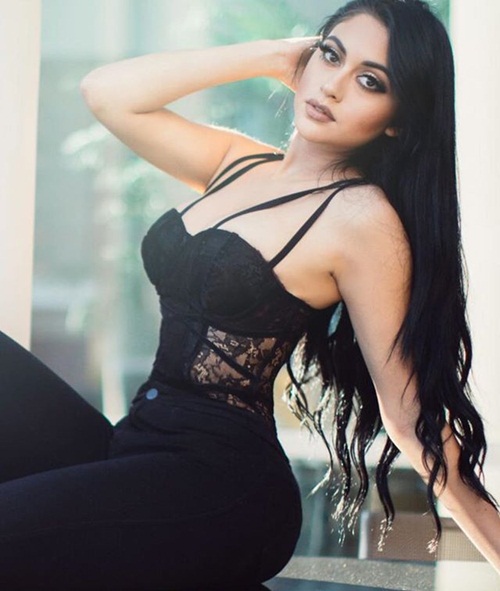 Hot girl 21 tuổi có vòng ba 101cm khiến dân mạng "phát sốt" - 7