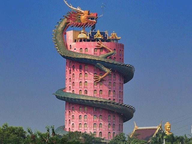 Media - Ngắm kỳ quan rồng khổng lồ uốn quanh ngôi đền cao 17 tầng