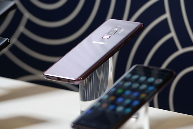 Tại sao giá điện thoại đang lên cao ngất ngưởng đến 46 triệu đồng? - 2