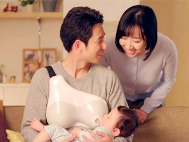 Công nghệ thông tin - Cận cảnh "vú điện tử" giúp bố cho con bú