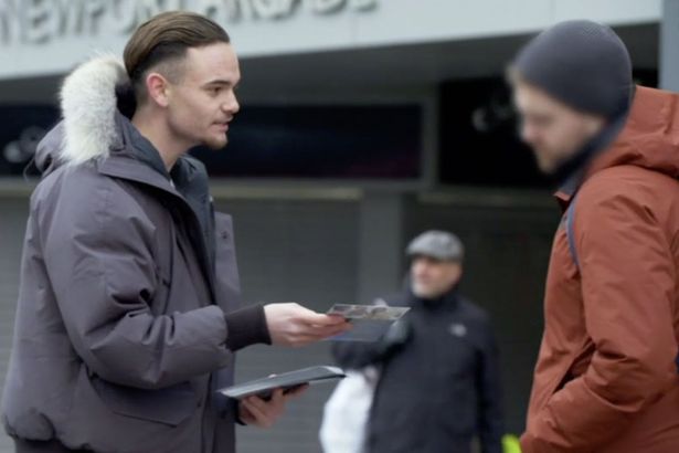 Cuộc sống của con nhà siêu giàu không xu dính túi - 8