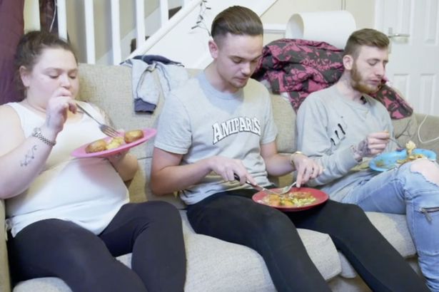 Cuộc sống của con nhà siêu giàu không xu dính túi - 6