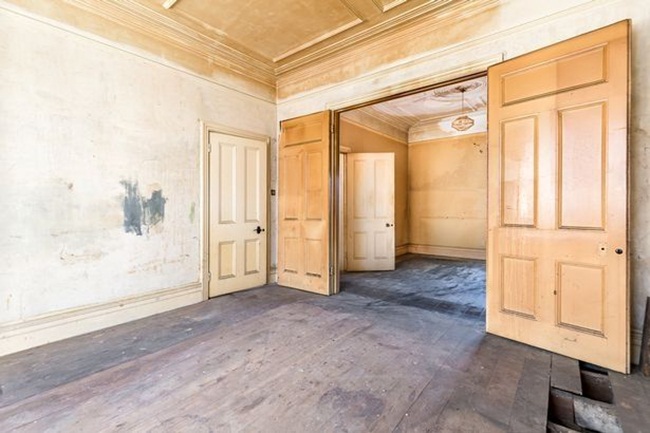 Nhà được rao bán 5,5 tỷ nhưng sự thật bên trong mới "choáng" - 3