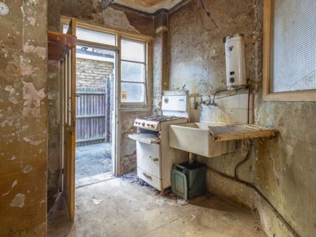 Kinh doanh - Nhà được rao bán 5,5 tỷ nhưng sự thật bên trong mới "choáng"