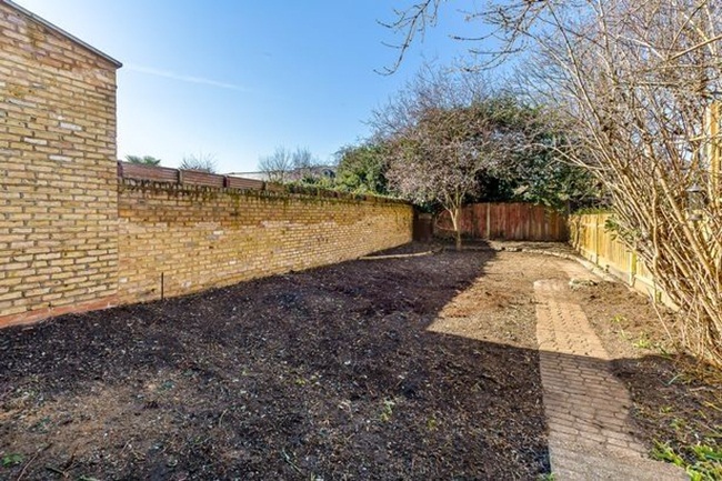 Nhà được rao bán 5,5 tỷ nhưng sự thật bên trong mới "choáng" - 5