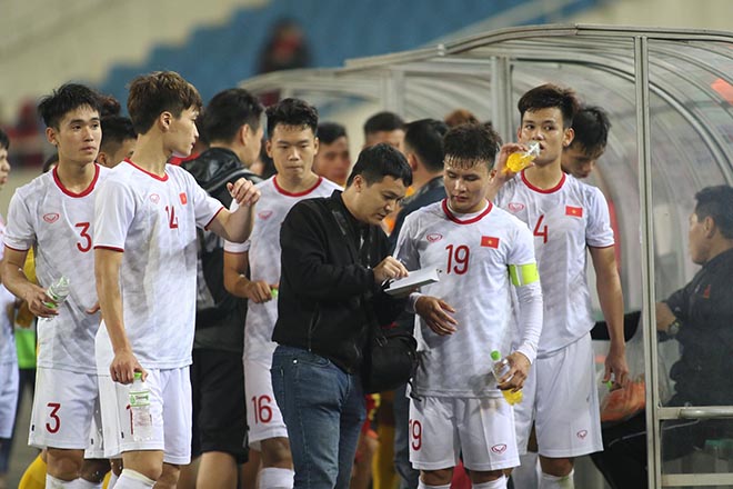 U23 Việt Nam thắng kịch tính: Cầu thủ Indonesia gây sự dính thẻ đỏ - 8