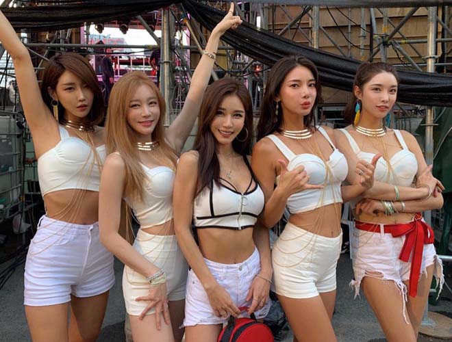 Đệ nhất ring-girl khuynh đảo sàn võ: Gây sốt báo Trung Quốc vì quá đẹp - 8