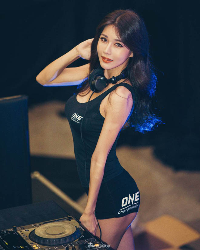 Đệ nhất ring-girl khuynh đảo sàn võ: Gây sốt báo Trung Quốc vì quá đẹp - 5