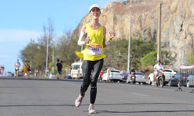 Nữ VĐV nén đau chinh phục marathon, lập kỳ tích ở Tiền Phong 2019 - 1