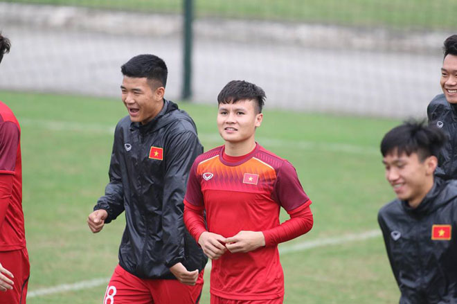 U23 Việt Nam tập đấu Thái Lan: Tiến Dũng, Đức Chinh &#34;làm mẫu&#34; cho đàn em - 7
