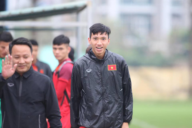 U23 Việt Nam tập đấu Thái Lan: Tiến Dũng, Đức Chinh &#34;làm mẫu&#34; cho đàn em - 8