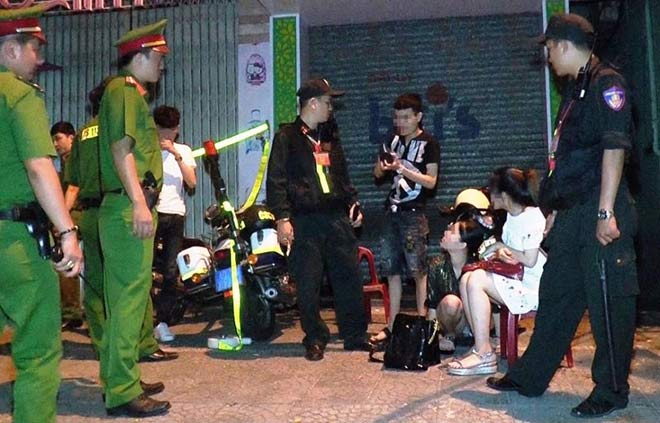 Cô gái mang bầu, nuôi con nhỏ vẫn cùng nhóm bạn phê thuốc lắc - 1