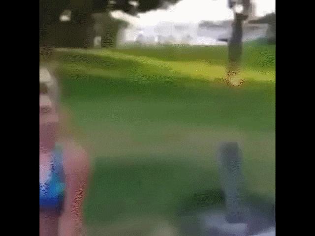 Video Clip Cười - Đắng lòng với những pha tai nạn "từ trên trời rơi xuống"