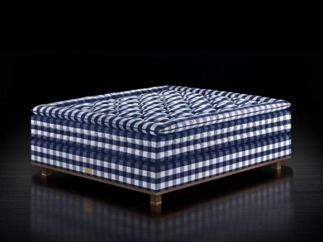 Thị trường - Tiêu dùng - Nhìn bình thường nhưng "soi" giá chiếc giường này mới choáng váng