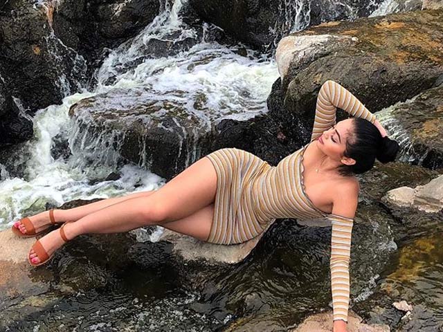 Thời trang - "Siêu vòng 3" mới của thế giới chuộng quần áo ôm sát