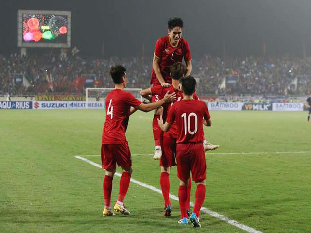 Bóng đá - Trực tiếp U23 Việt Nam - U23 Thái Lan: Người Thái vỡ trận, Thành Chung lập công