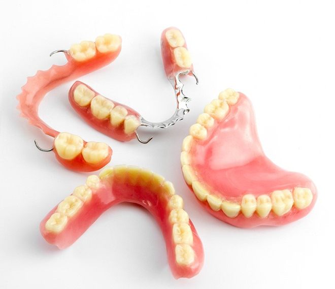 Bảng giá trồng răng giả tháo lắp tại Nha Khoa Đông Nam - 4