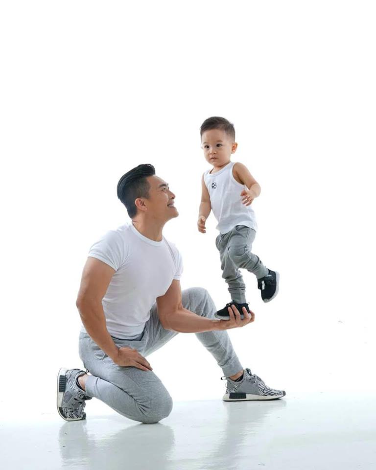 Khán giả thót tim vì Quốc Nghiệp "làm xiếc" với con gái 3 tháng tuổi - 4