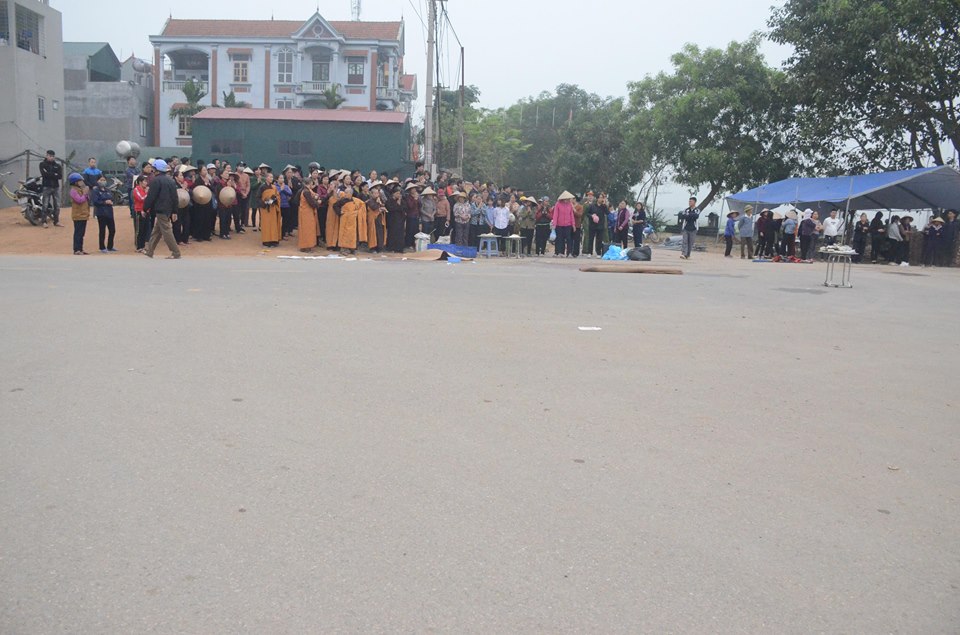 Nguyên nhân ban đầu vụ xe khách đâm vào đoàn đưa tang khiến 7 người tử vong - 1