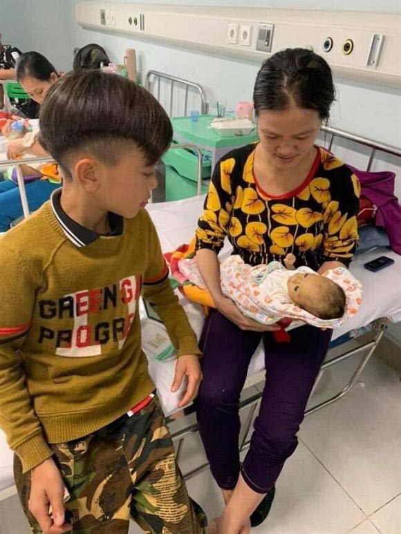 Cậu bé đi 100 km bằng xe đạp đứt phanh từ Sơn La xuống Hà Nội - 4