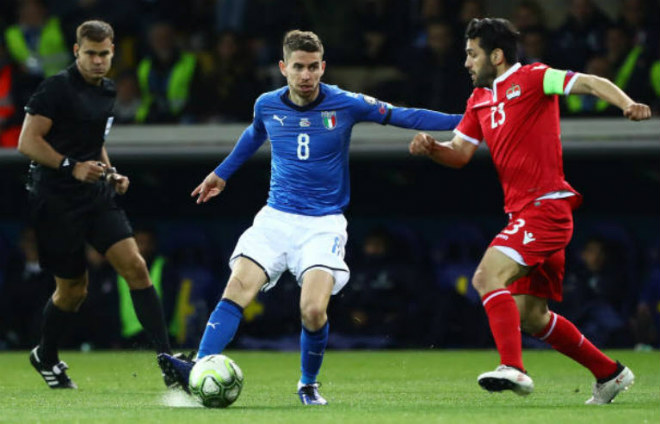 Italia - Liechtenstein: 41 cú sút & 6 bàn mãn nhãn - 1