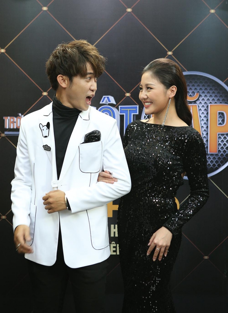 "Em trai" Mỹ Tâm trở lại với vai trò MC bên "Én vàng" Minh Ngọc - 4