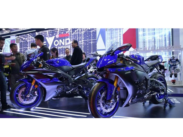 Yamaha YZF-R1 và YZF-R6 ra mắt màu mới, giá không đổi