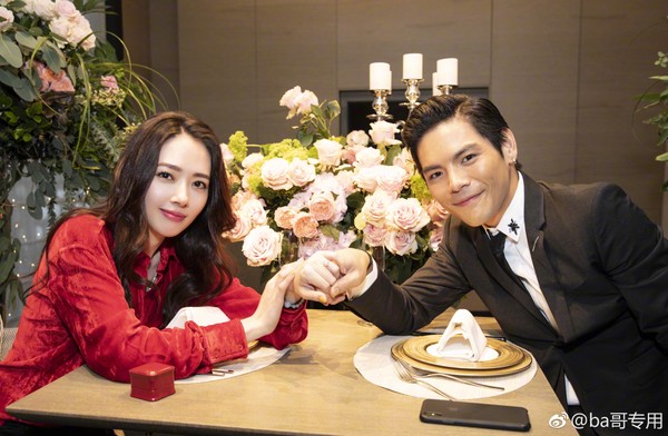 Mỹ nhân vừa đính hôn với con trai "ông trùm Hong Kong" Hướng Hoa Cường là ai? - 8