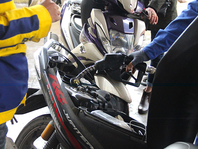 Ngừng bán xăng Ron 95: Nguồn đầu vào khó khăn hay chiều trò ép người dân dùng E5? - 3