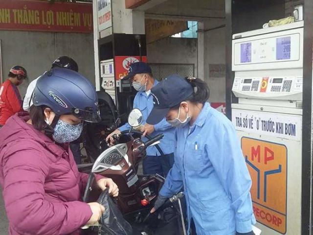 Thị trường - Tiêu dùng - Sản xuất xăng A95 bị "đứt mạch" vì sự cố điện