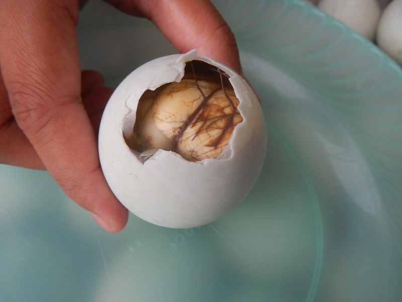 10 lý do chứng minh trứng vịt lộn là món ăn du khách muốn nếm thử nhất khi đến châu Á - 10