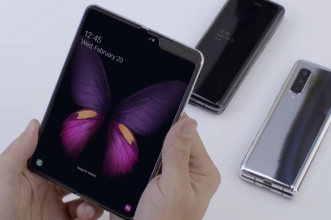 HOT: Trải nghiệm đầu tiên trên Galaxy Fold - 1