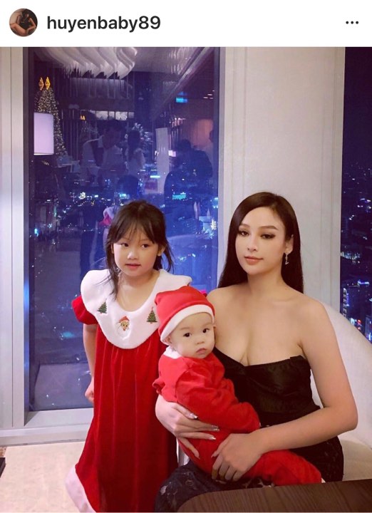 Style thời trang &#34;mẹ bỉm sữa&#34; của Huyền Baby - 2