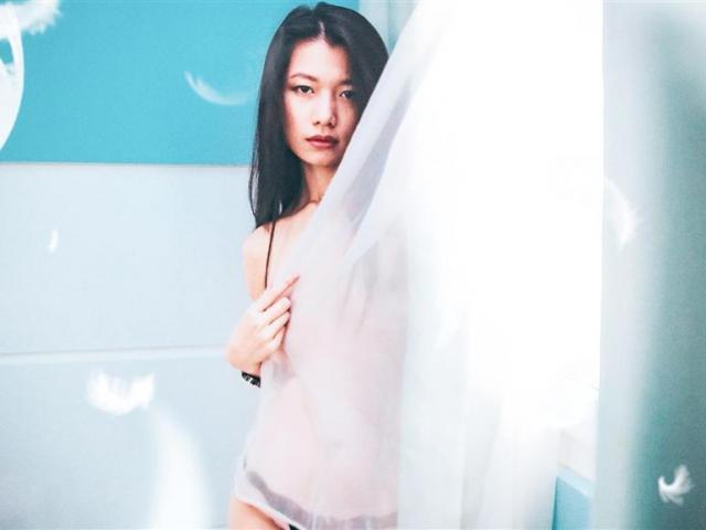 Giải trí - Khoe thân phản cảm, mỹ nhân "Thương nhớ ở ai" vẫn khẳng định ảnh trong sáng