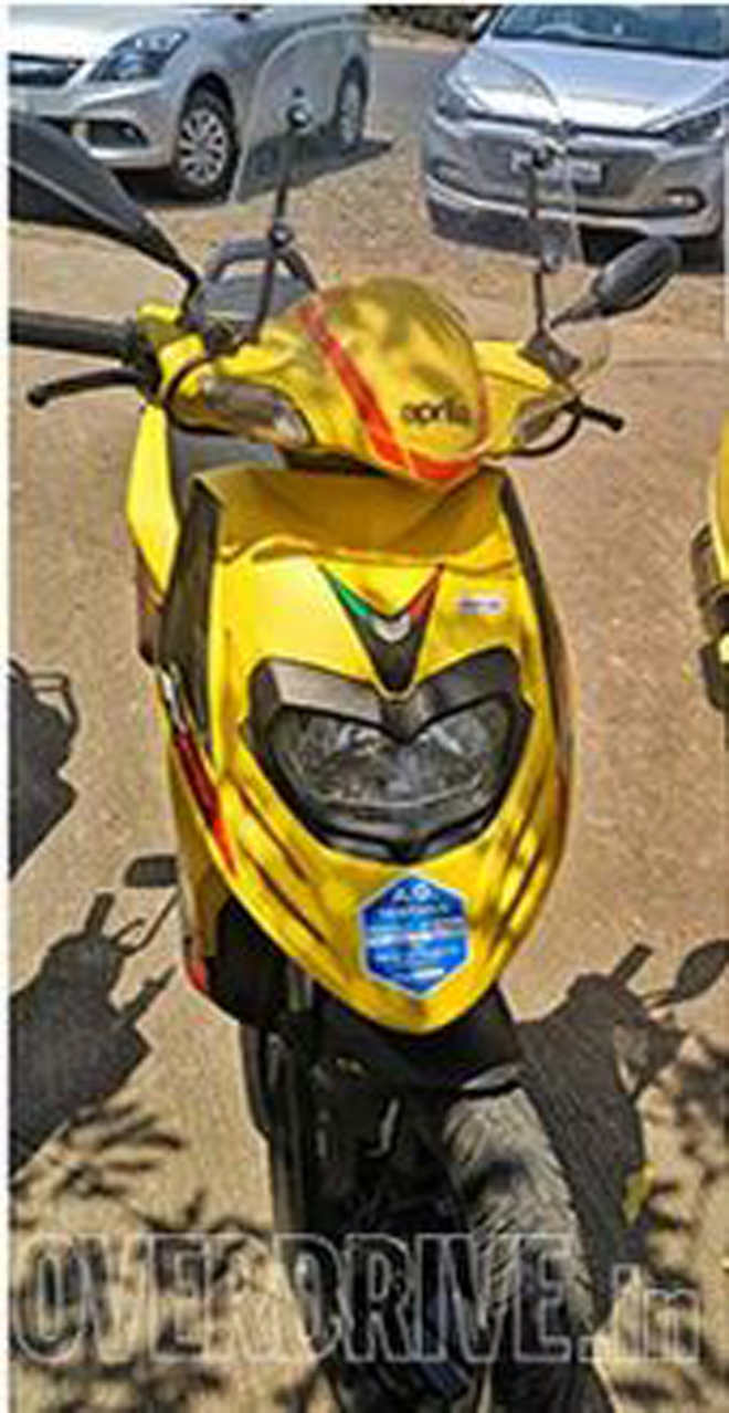 Aprilia SR 125 2019 lộ ảnh thử nghiệm, màu vàng bắt mắt - 1