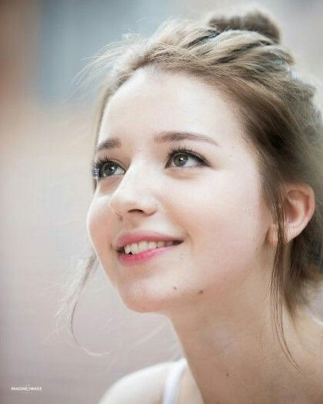 Cô người mẫu Đông Âu bối rối vì ai gặp cũng khen xinh đẹp - 3