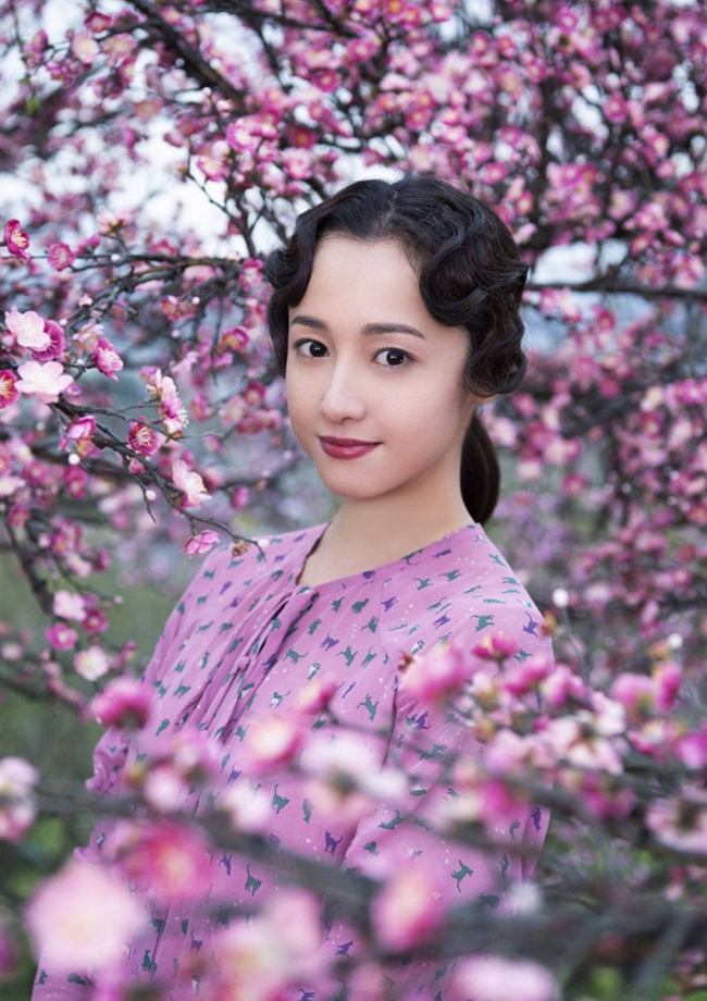 Tạo hình của Erika trong phim điện ảnh &#34;No Longer Human&#34;. Bộ phim sẽ ra rạp trong năm nay. Ngoài ra, cô cũng góp mặt trong bộ phim truyền hình &#34;The Big White Tower&#34;.
