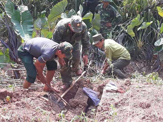 Phát hiện kho gỗ mun khủng trong lòng đất Phong Nha - Kẻ Bàng - 1