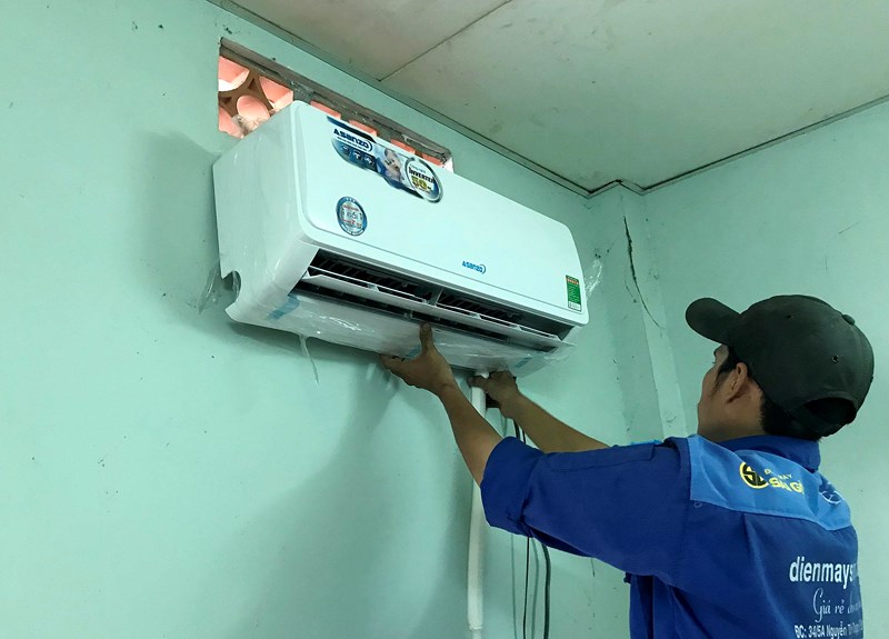 Phơi mình làm việc dưới cái nắng rát da ở Sài Gòn - 15