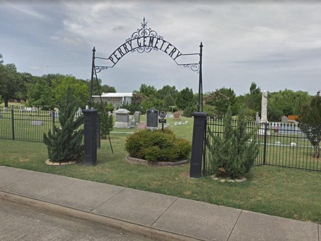 Thế giới - Phát hiện kinh hoàng trong chậu hoa nghĩa trang ở Mỹ