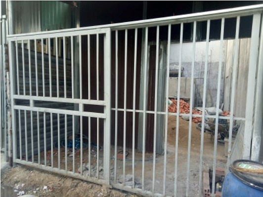 Đi làm về, "tá hỏa" phát hiện cả ngôi nhà biến mất - 4