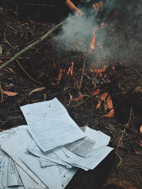 Đi thi "lệch tủ", nữ sinh lấy đề cương nướng khoai lang - 3