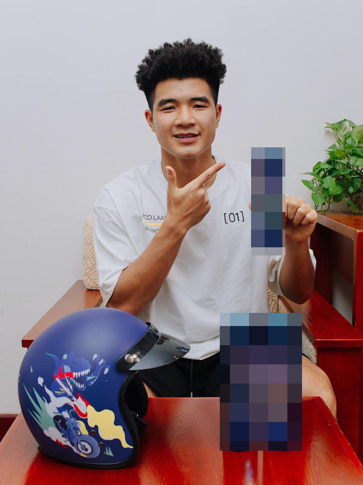 Các cầu thủ U23 Việt Nam thi nhau cắt tóc "cầu may" chào năm mới - 2