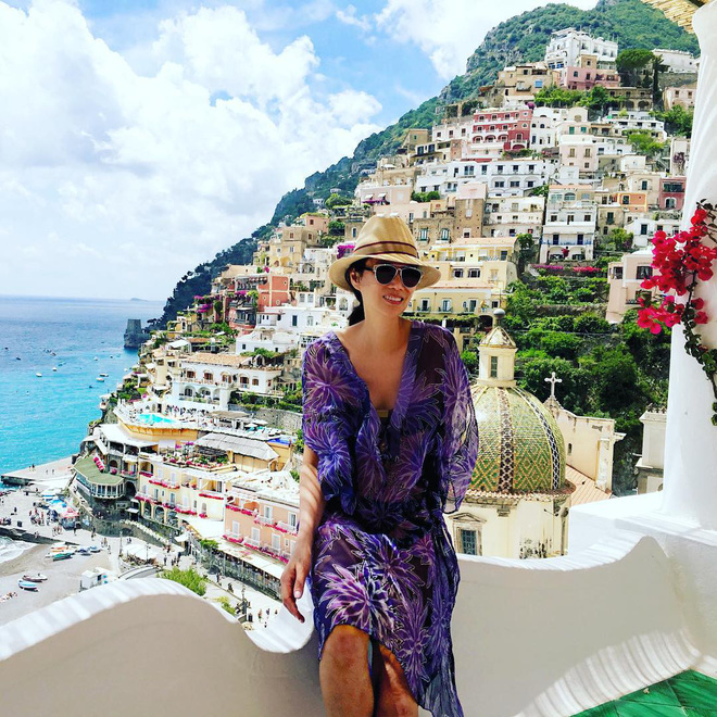 Nữ tỷ phú U60 giàu khét tiếng khiến phi công trẻ kém 28 tuổi say đắm là ai? - 3